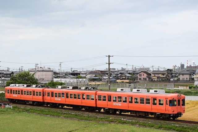 台湾テツ】台湾の鉄道車両レビュー その４ 台湾鉄路管理局35SPK32700形式「普快車」: taro-chanの日記